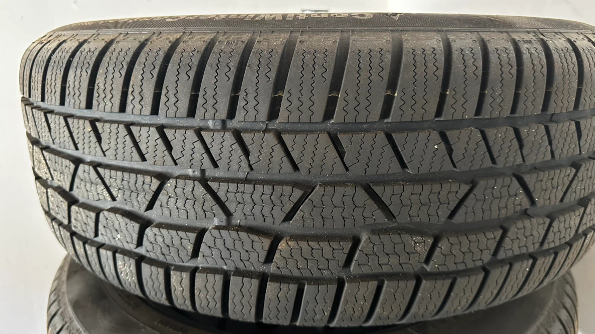 Set of Continental Winter Tyres/Steel Rims/1 unit of Tyre Rack - photo 4