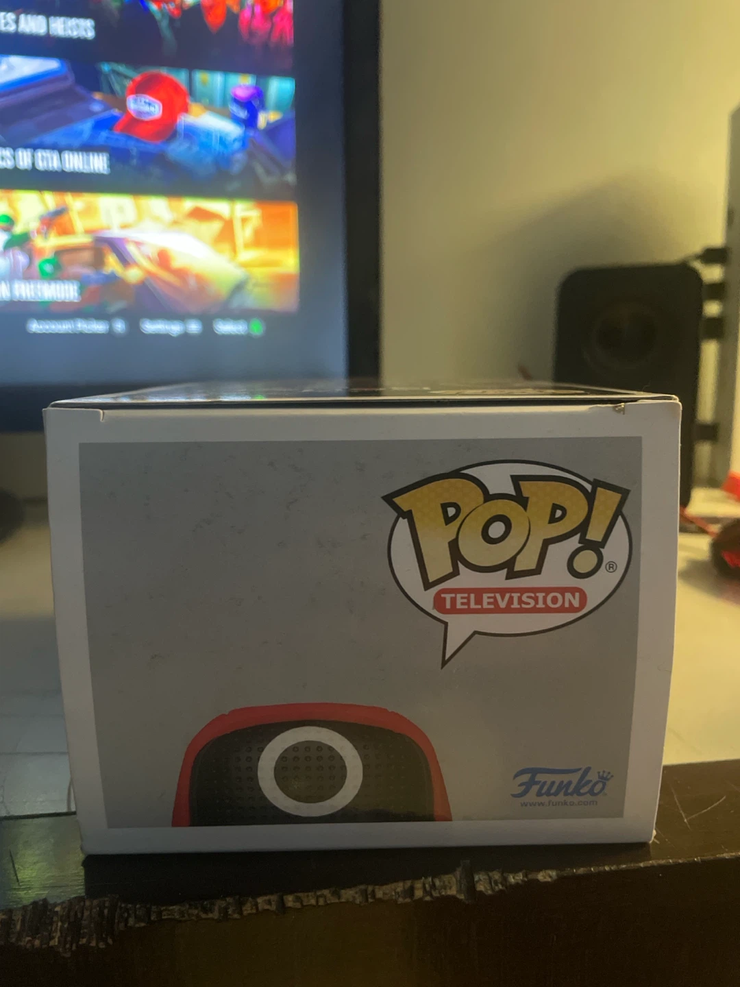 Funko Pop! Netflix Round 6 Masked Worker Vinyl Figure #1226 - photo 5