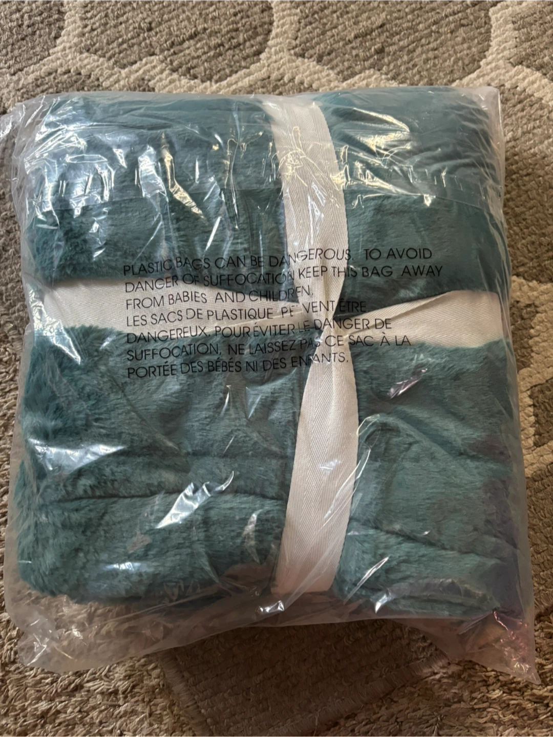 Faux Fur Throw Blanket - photo 4