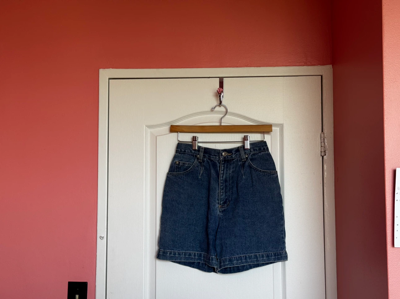 Mom jeans shorts, size 6, 100% cotton— Vanderbilt Gloria