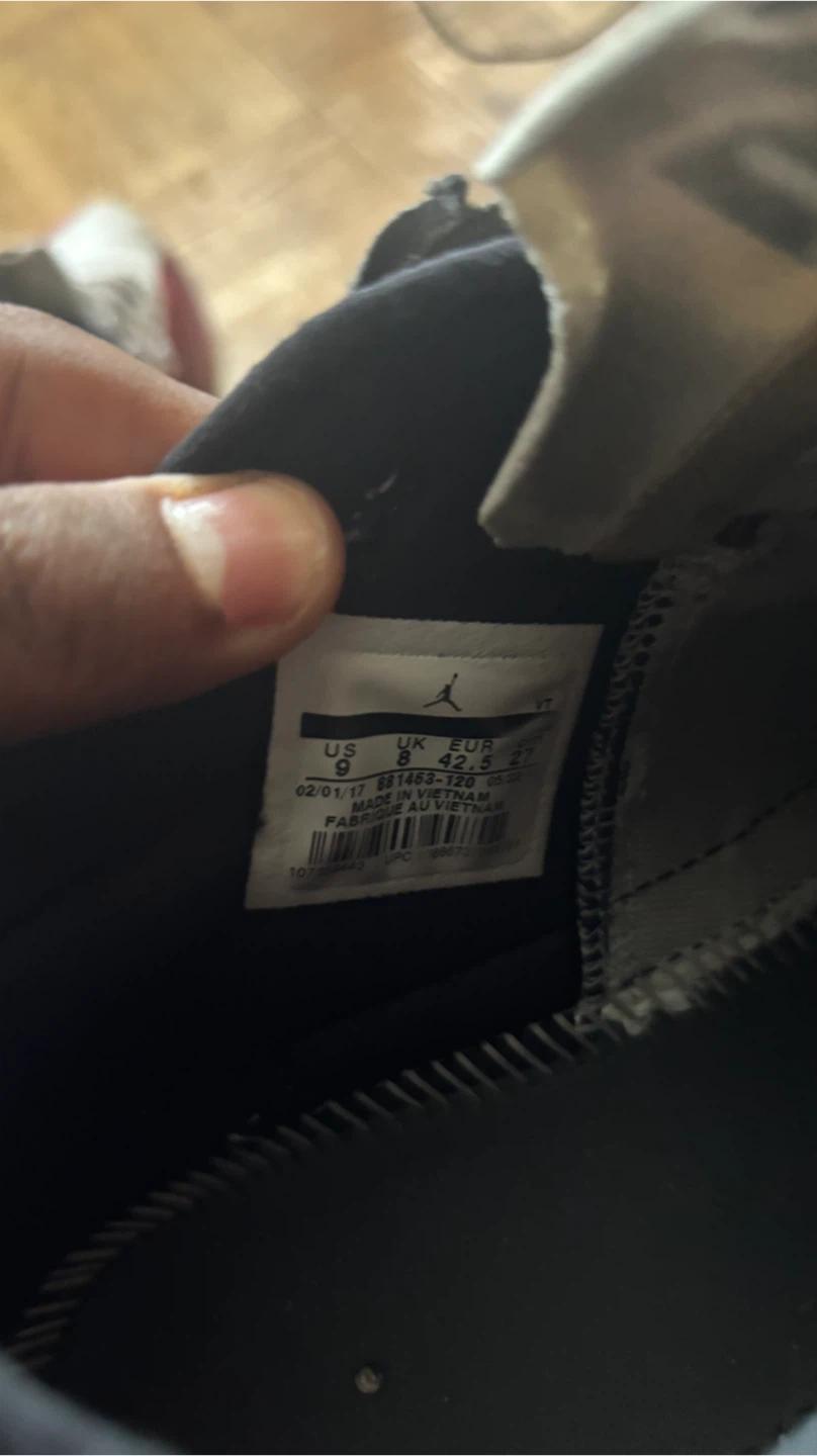 Air Jordan 12 Retro Shoes - photo 4