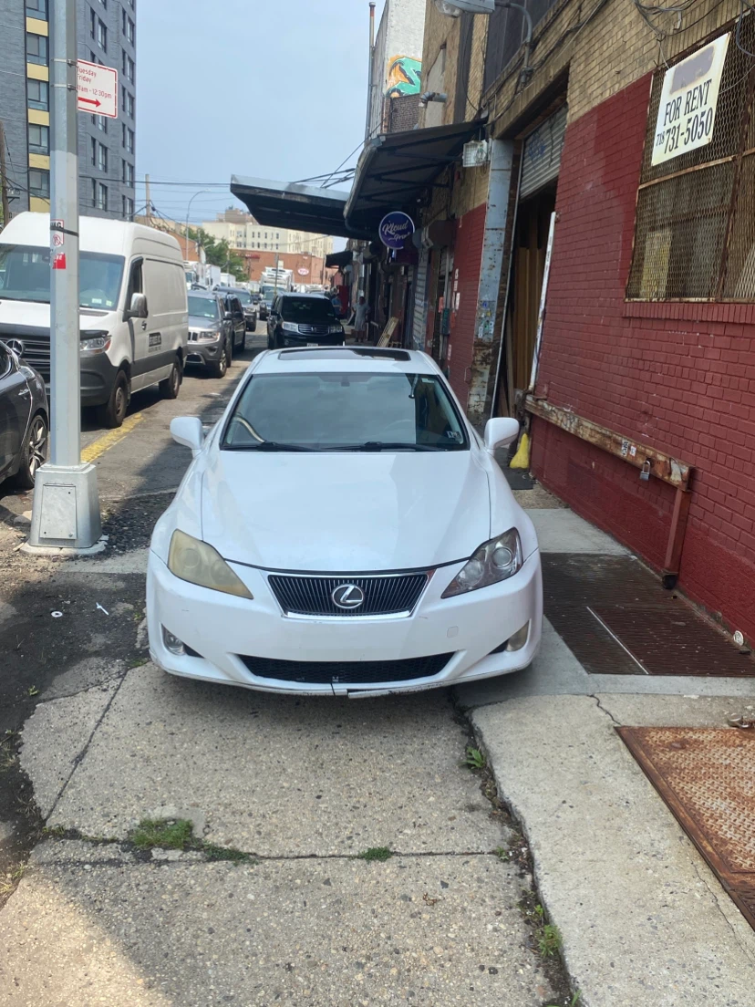 Lexus IS 250 Sedan - photo 2
