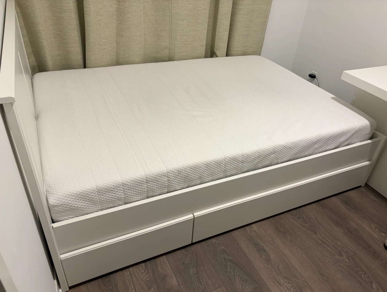 Double bed white
