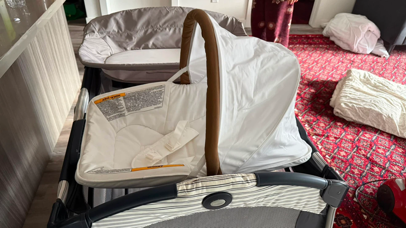 Graco Pack 'n Play with Bassinet and Newborn Lounger - photo 4