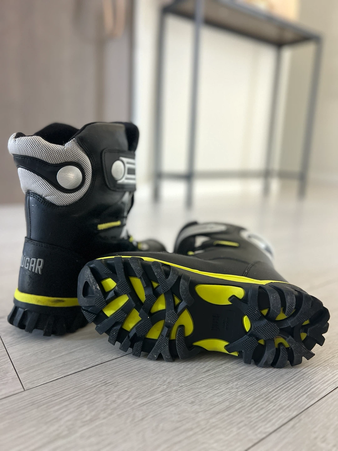 Cougar Waterproof Winter Boots - Youth Size 5 - photo 3