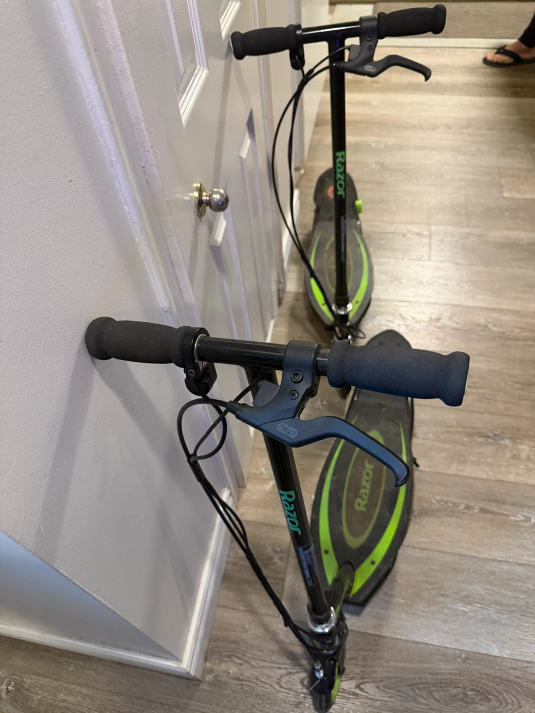 Razor Power Core E90 Electric Scooter - photo 2