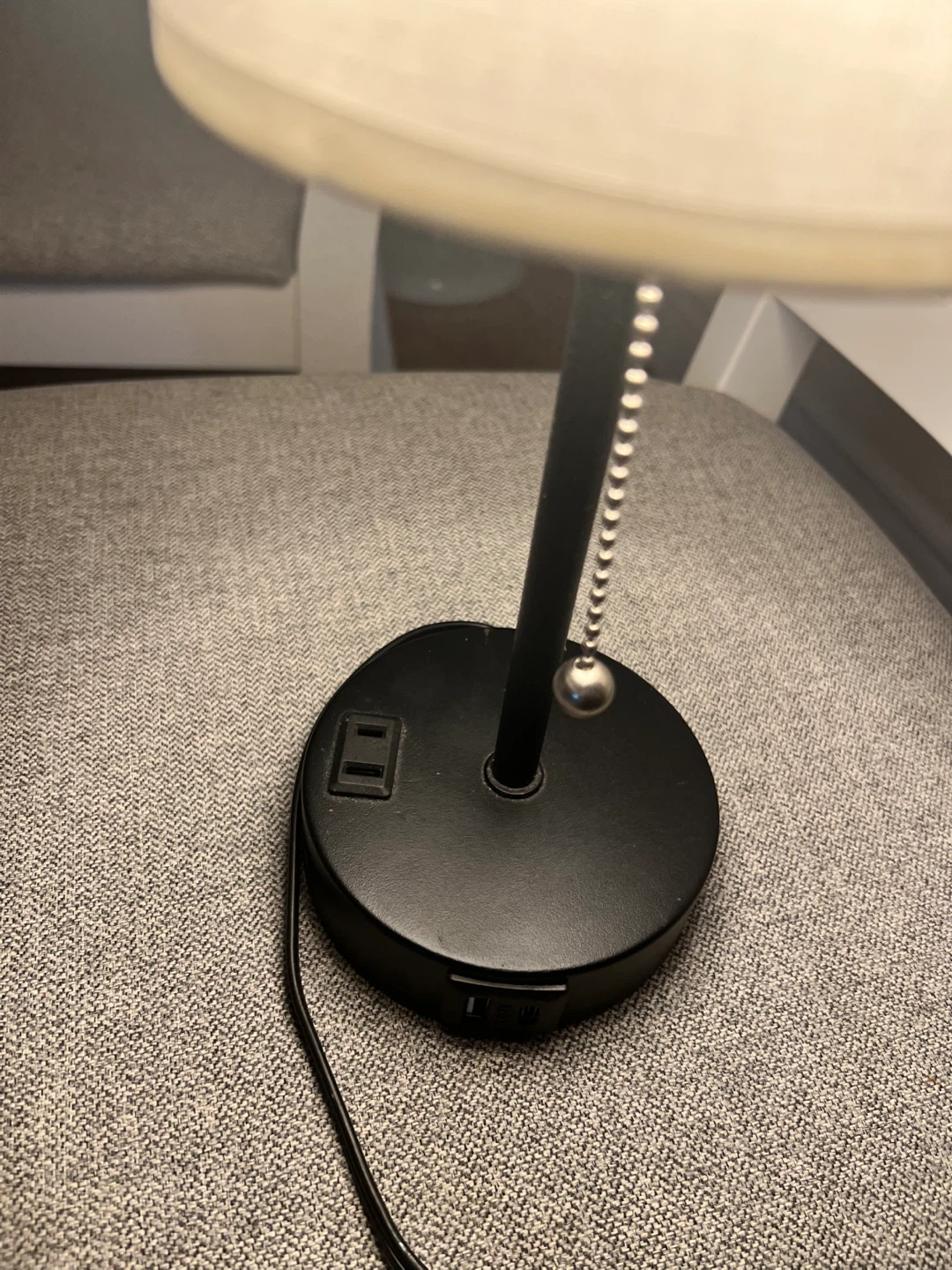 Bedside Lamp with USB Ports and Outlet 60w max - photo 2