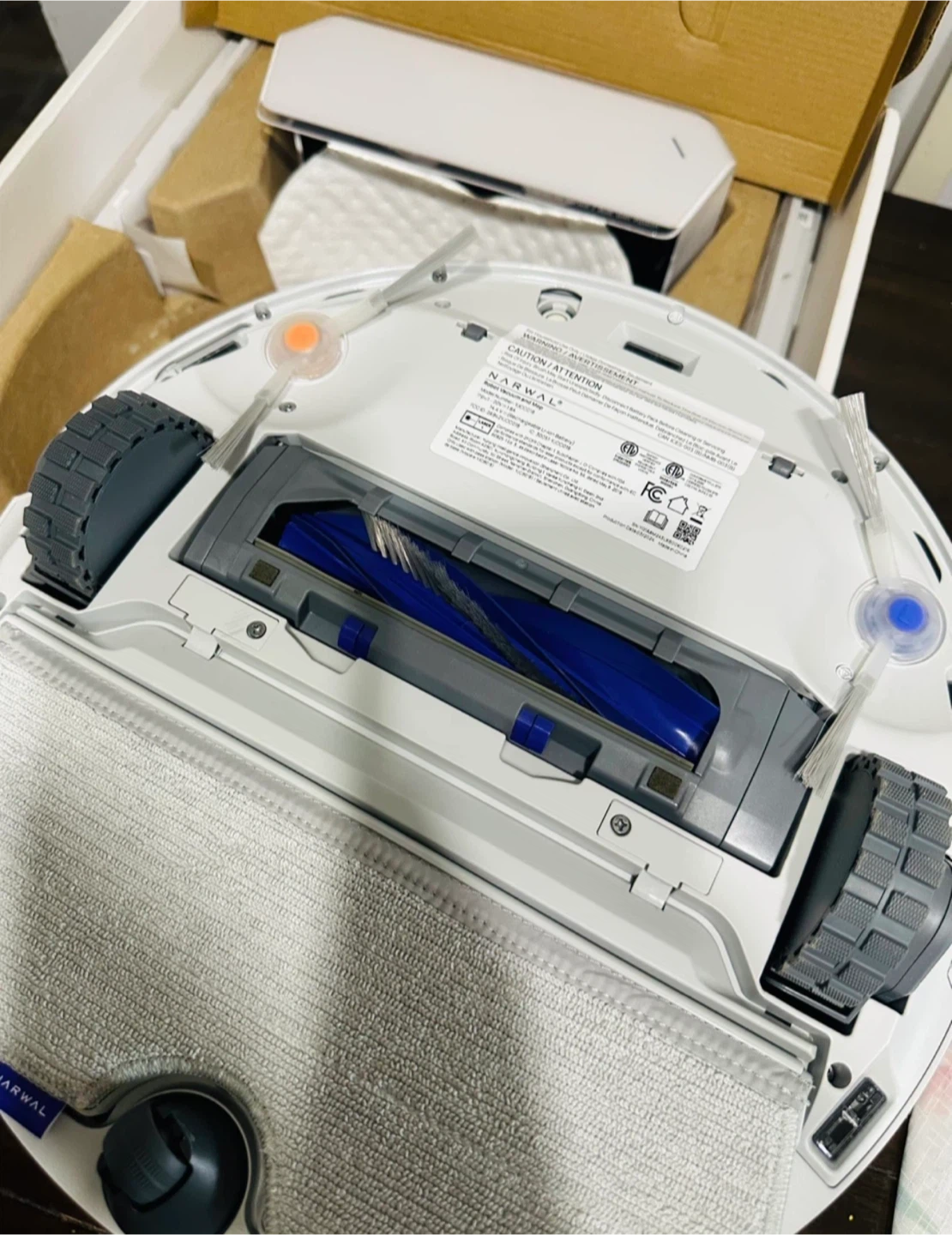 New Narwal Robot Vacuum and Mop - photo 4