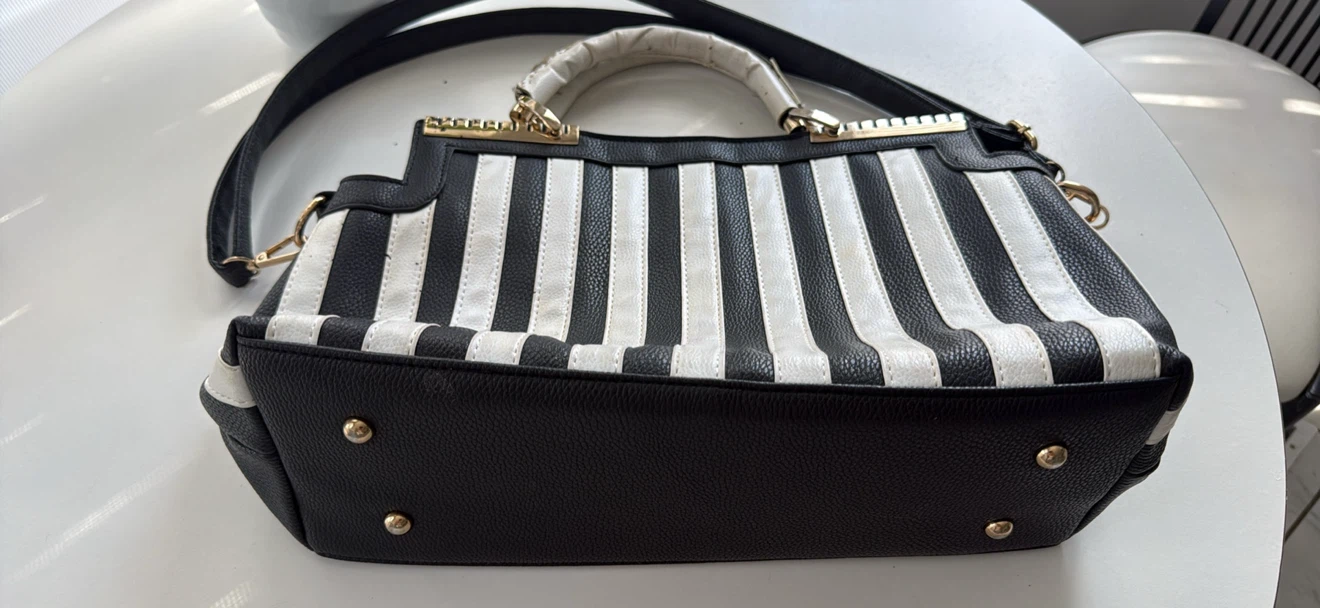 Black and White handbag - photo 4