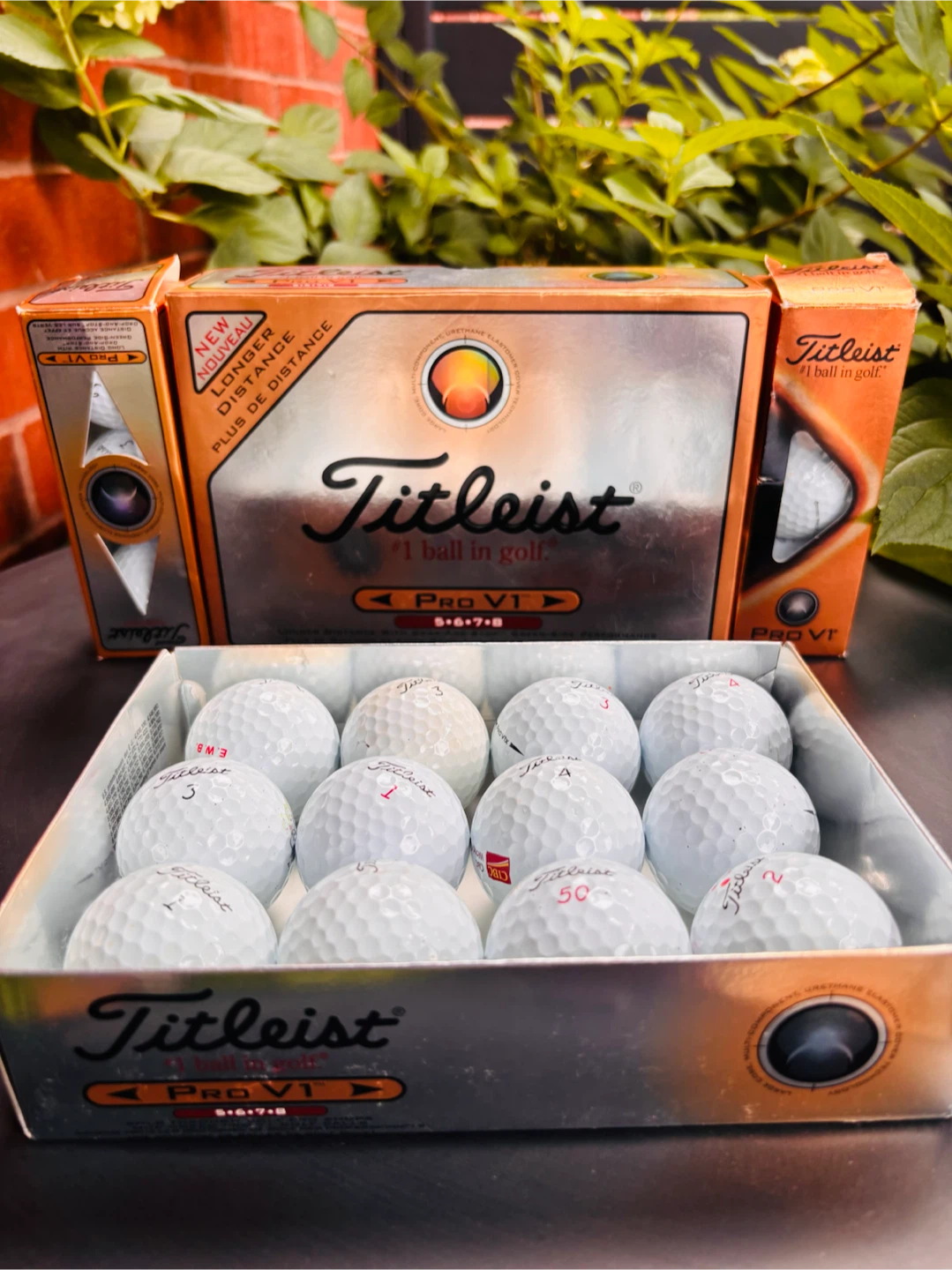 Titleist Pro V1 Golf Balls (18 mixed pro v1 x and pro v1 )