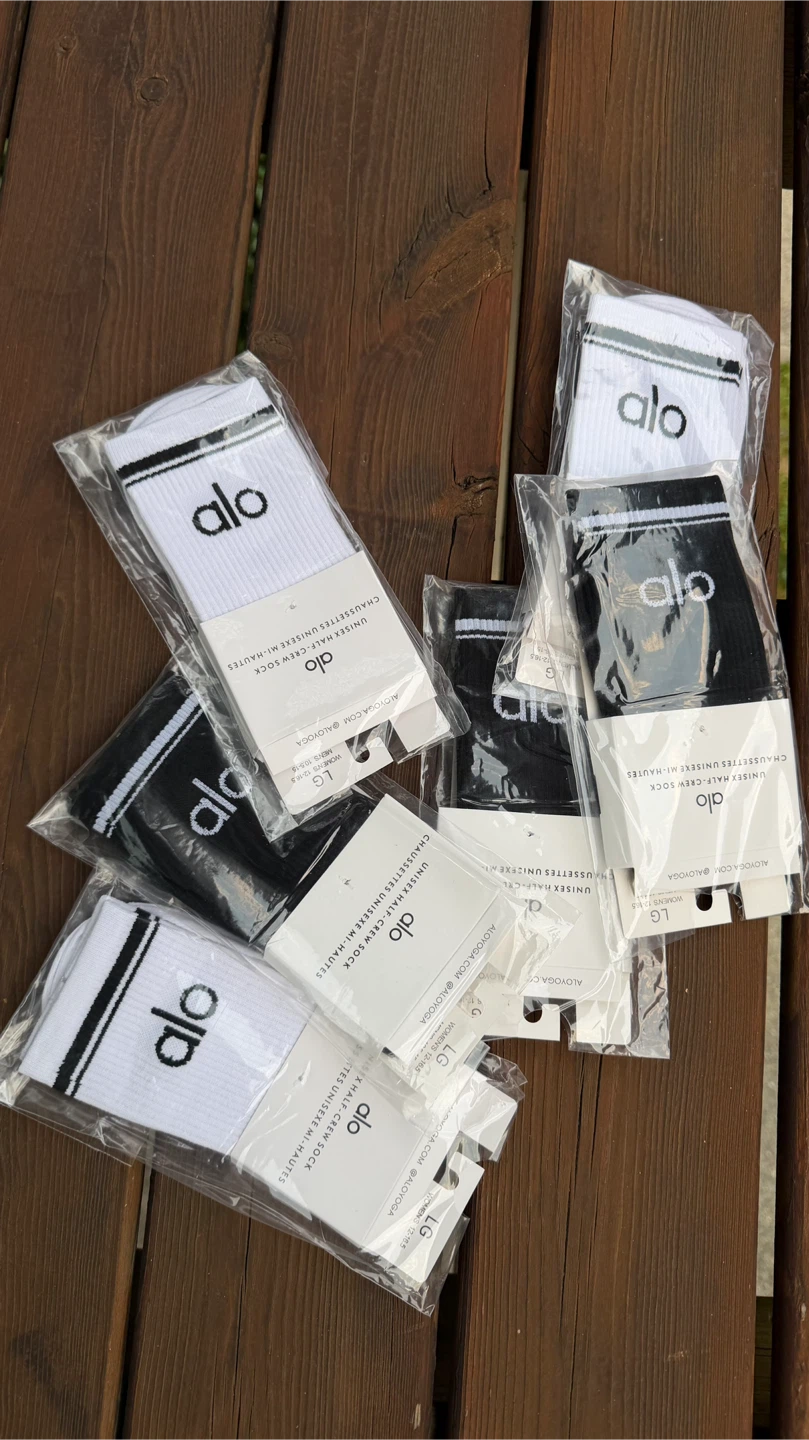 Alo Yoga Unisex Half-Crew Socks