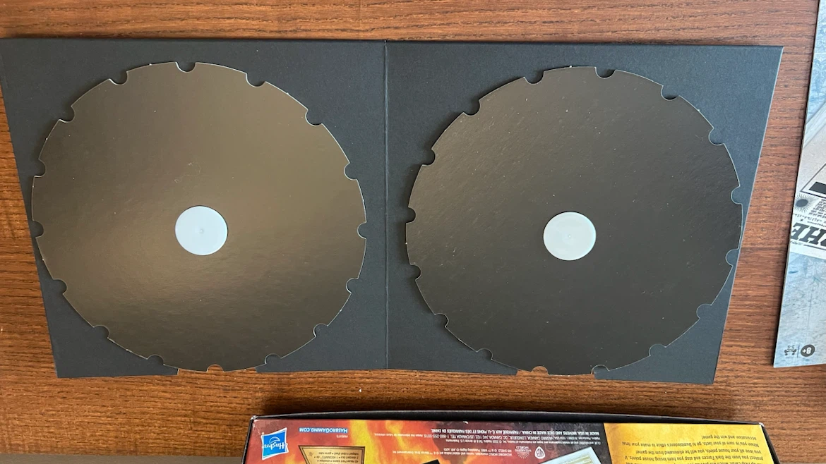 Clue: Wizarding World Harry Potter Edition Board Game - photo 4
