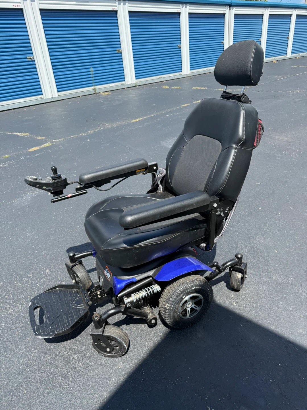 Merit Mobility Power Wheelchair - photo 2