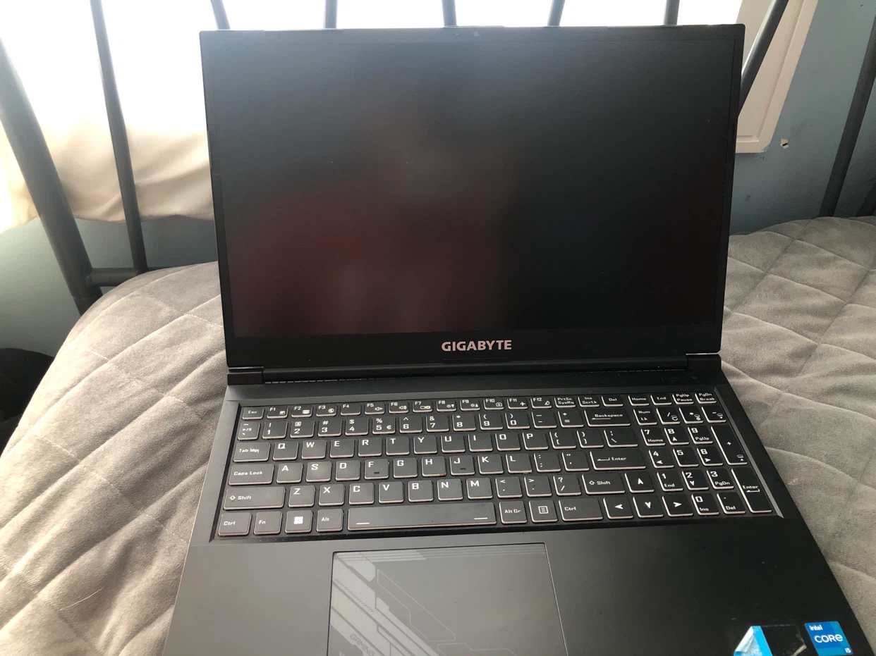 Gigabyte Gaming Laptop - photo 2