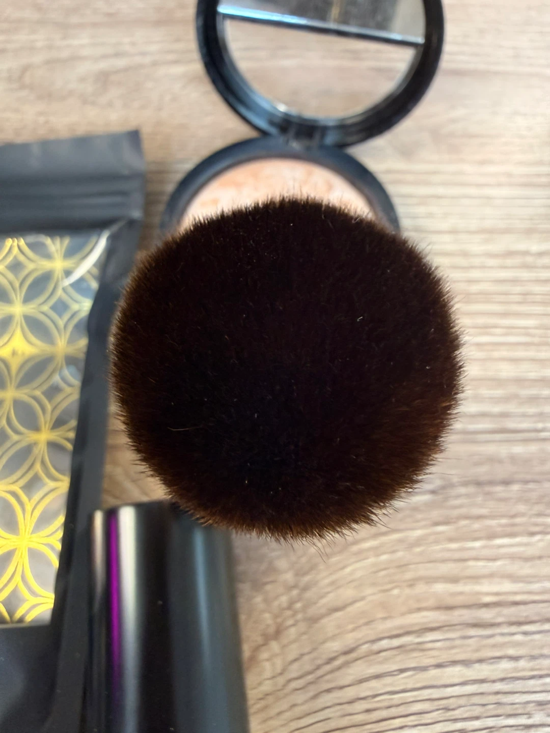 New Laura Geller bake and brighten powder color Light - photo 4