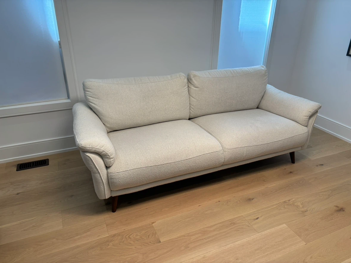 Structube- Cream coloured couch - photo 3
