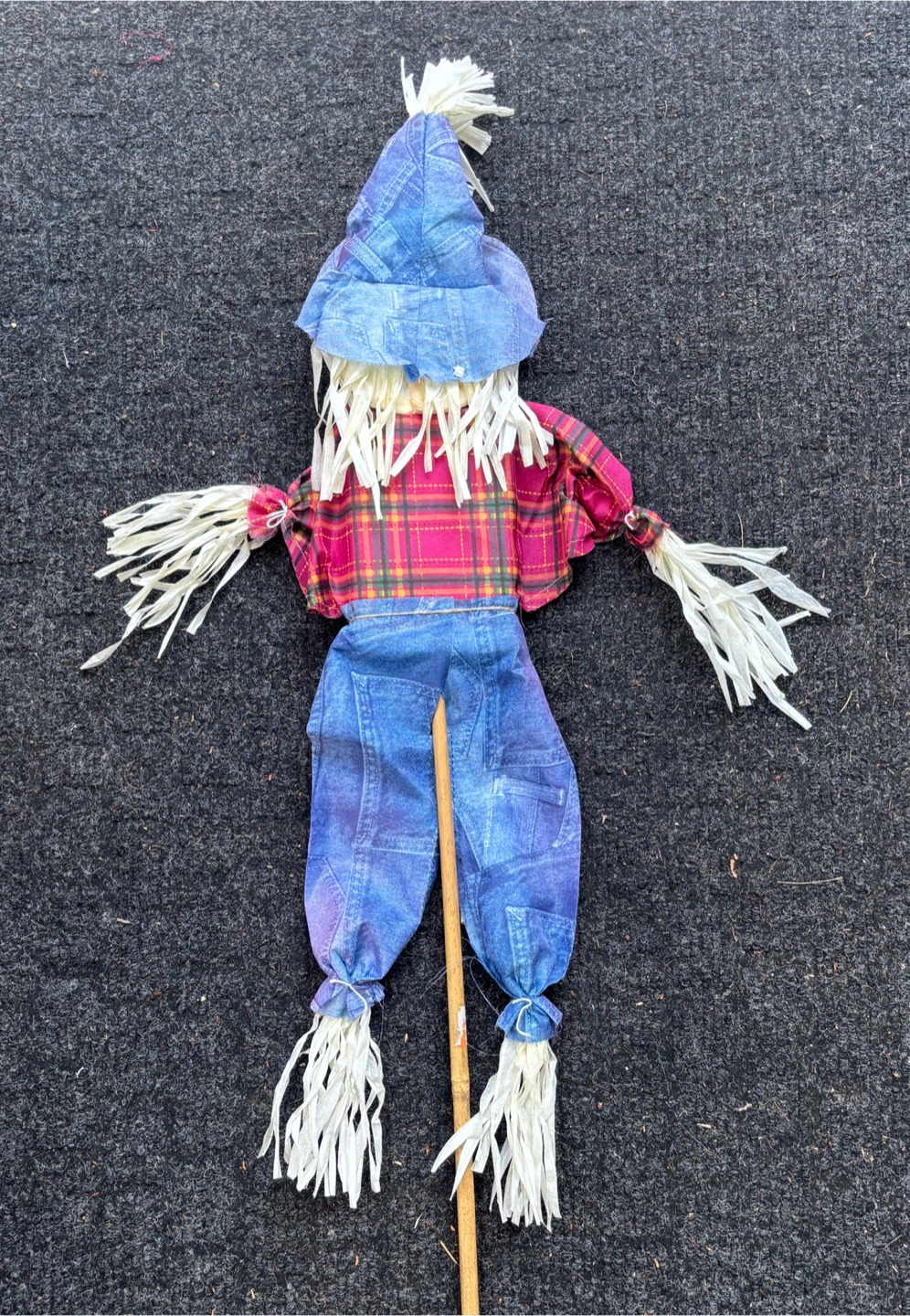 Decorative Scarecrow Yard Stake (2.5 feet … incl pole 4 feet) - photo 2
