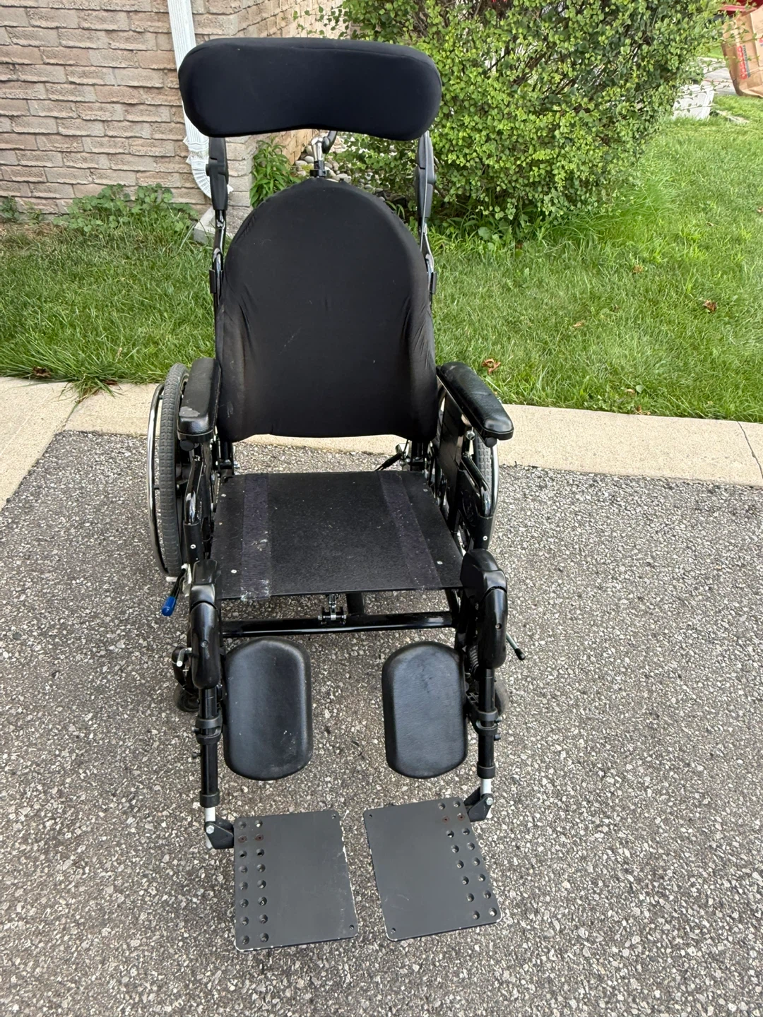 Premium 18x18 Manual Tilt Chair with Back Support and Headrest
