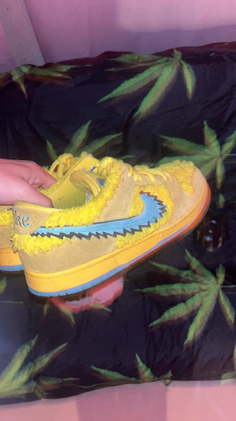 Nike SB Dunk Low Grateful Dead Bears Yellow Fuzzy