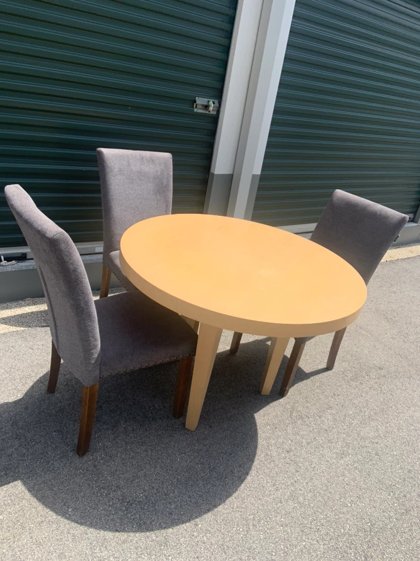 Round Dining Table with 3 Chairs