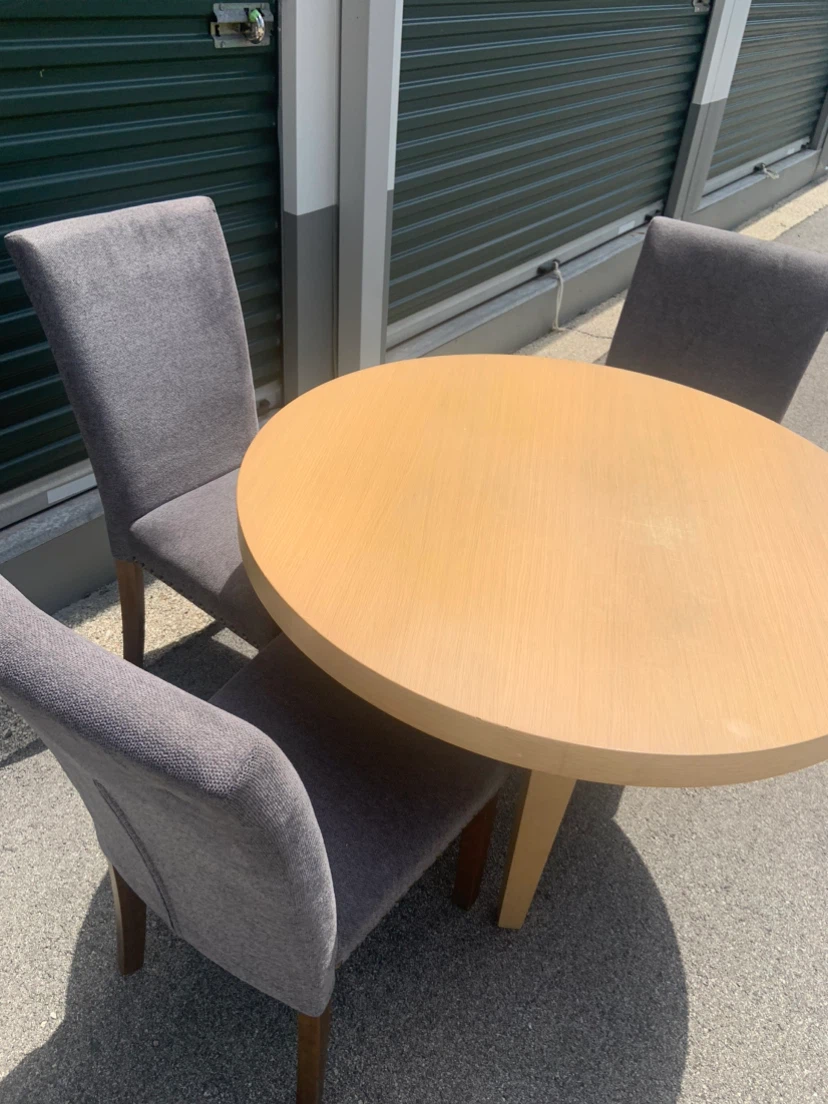 Round Dining Table with 3 Chairs - photo 2