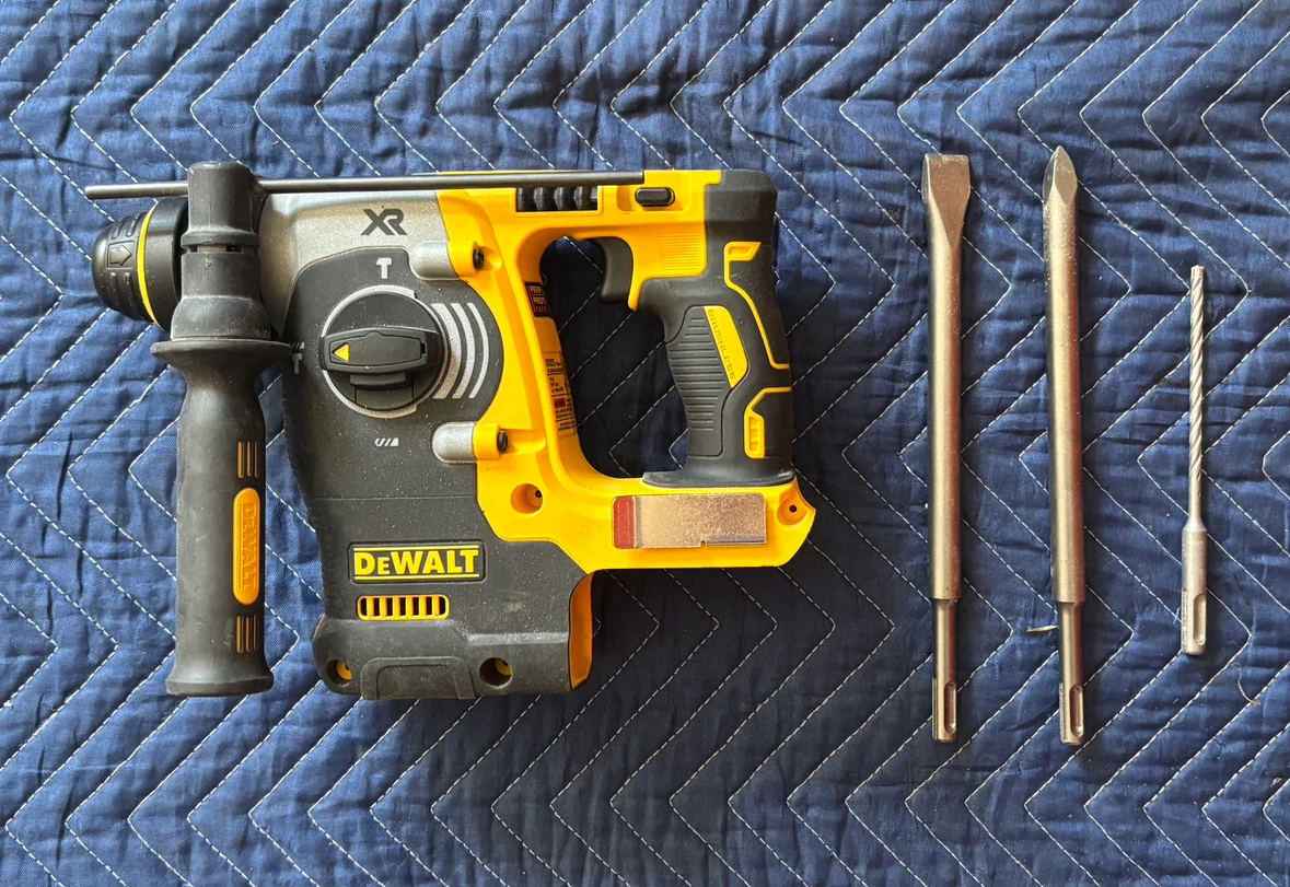DEWALT Rotary Hammer Kit - photo 2
