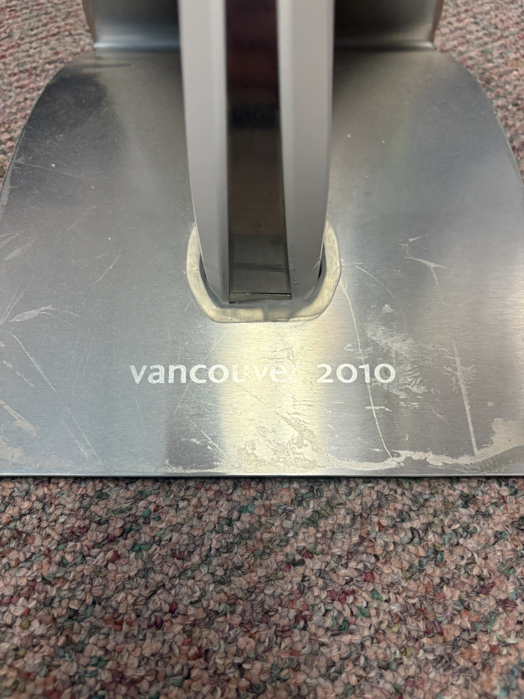 Vancouver 2010 Olympic Torch - photo 3