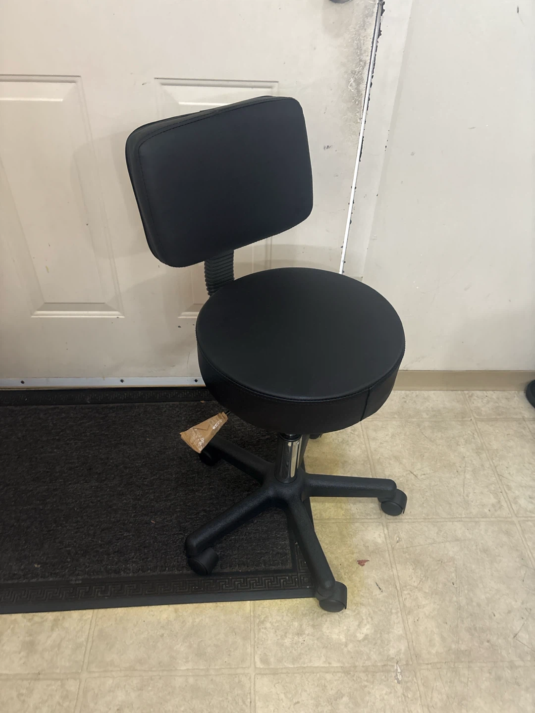 Black rolling stool with backrest - photo 2