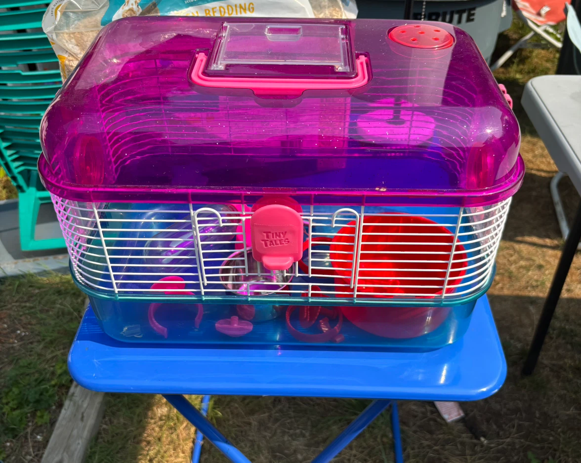 Hampster cage with bedding