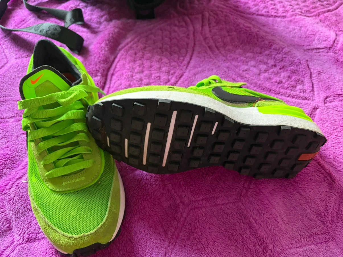 Nike Waffle One SE Bright Green Sneakers