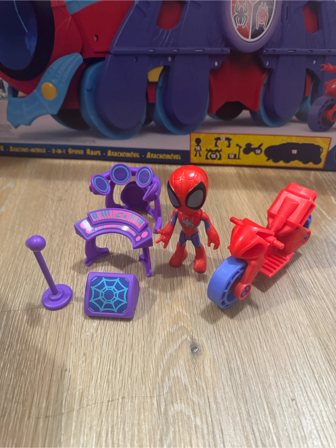 Spidey and his Amazing Friends Spider Crawl 2 in 1 Headquarters - photo 3