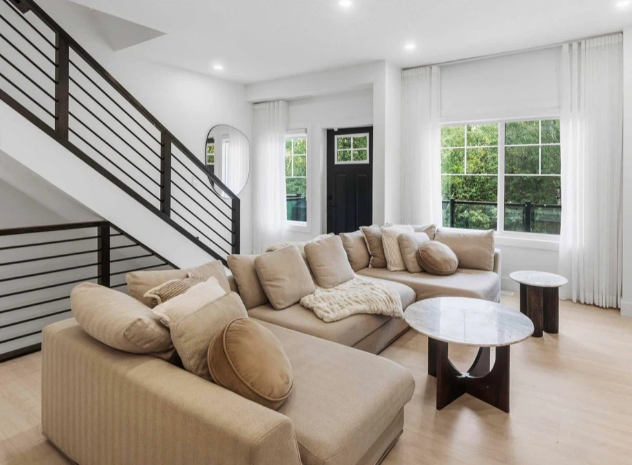Large Modular Sectional Sofa - photo 2