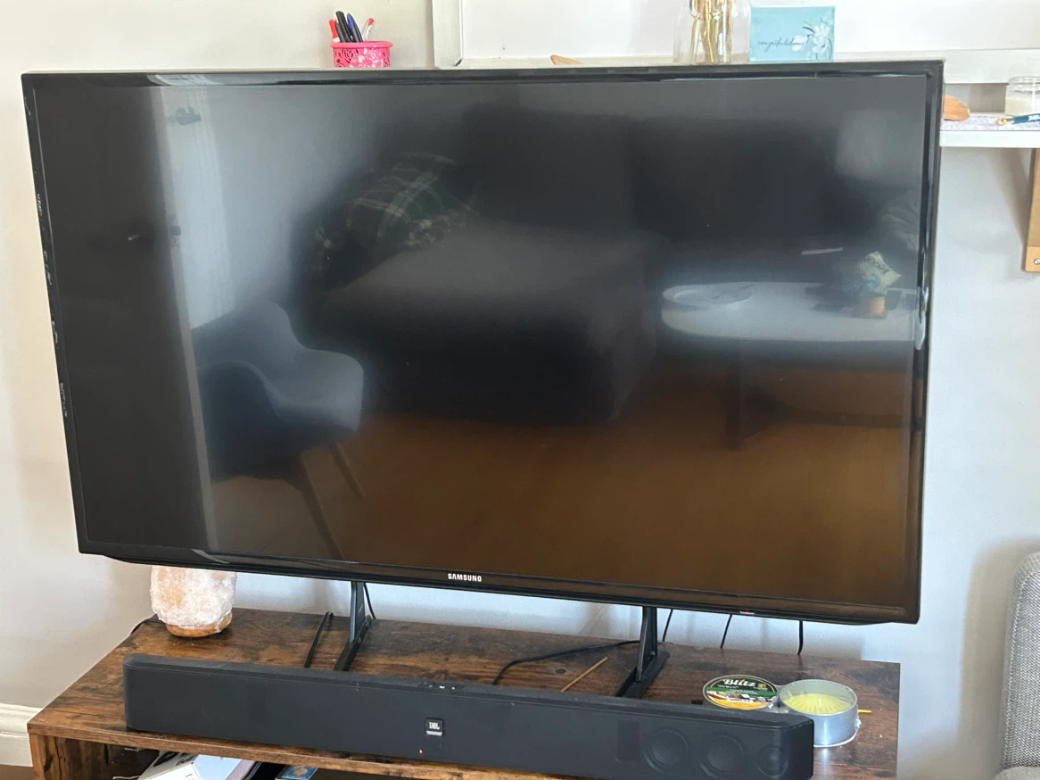 Samsung 50-inch Smart TV - photo 3