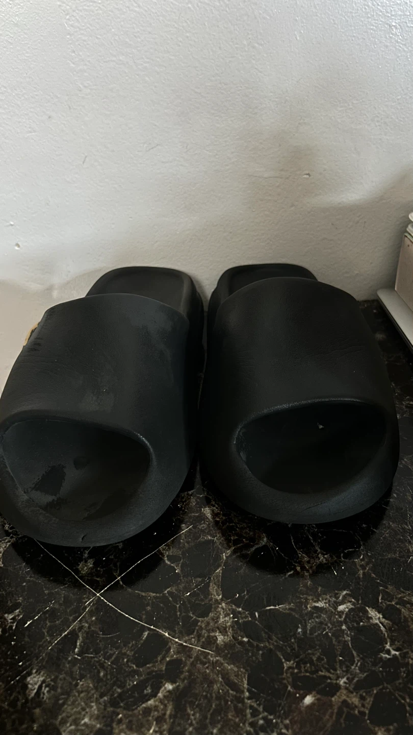 Black Adidas yezzi slides, 9 in men - photo 2