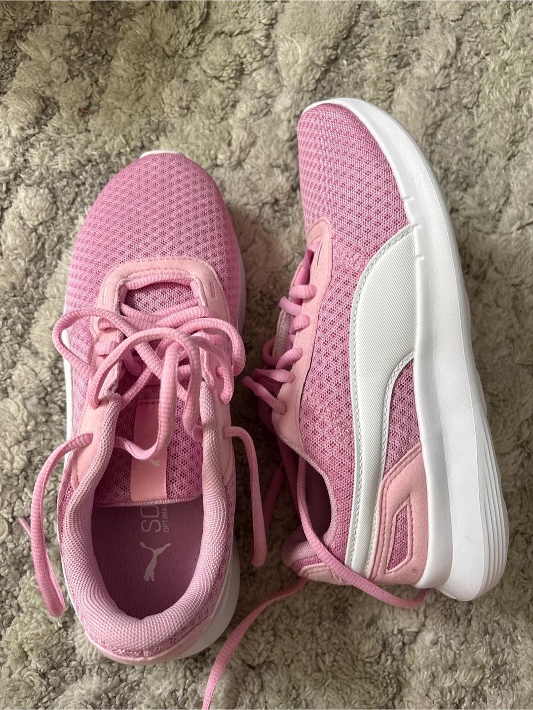 Puma Pink youth Running Shoes