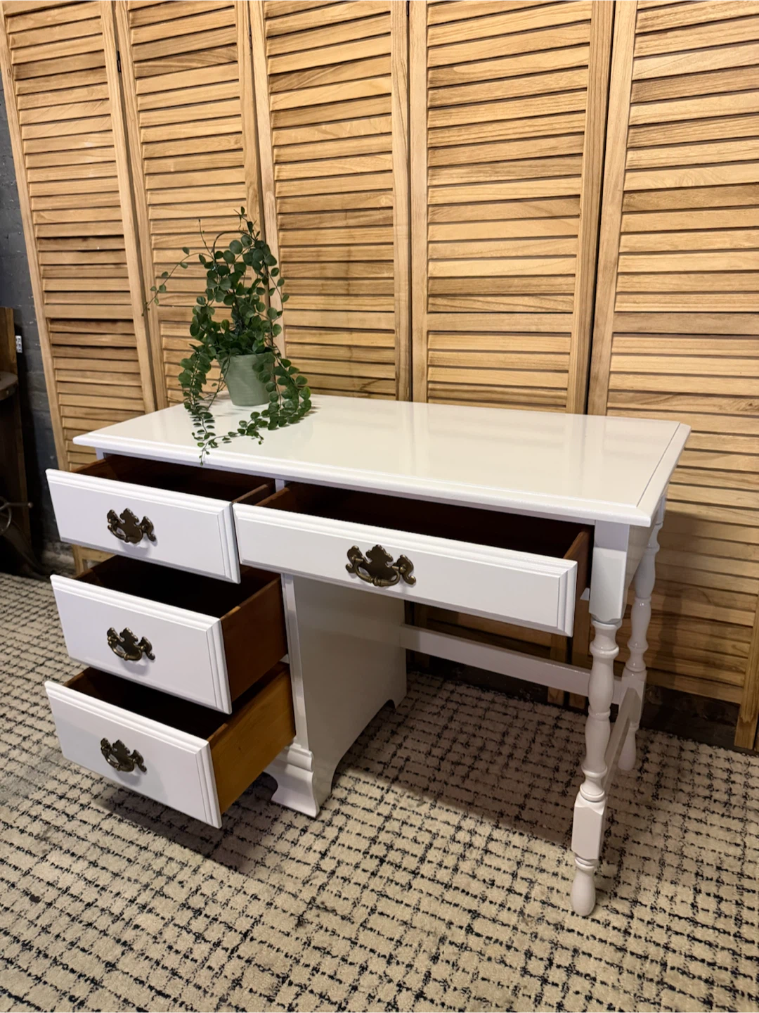 Solid Wood Vanity Desk - photo 3