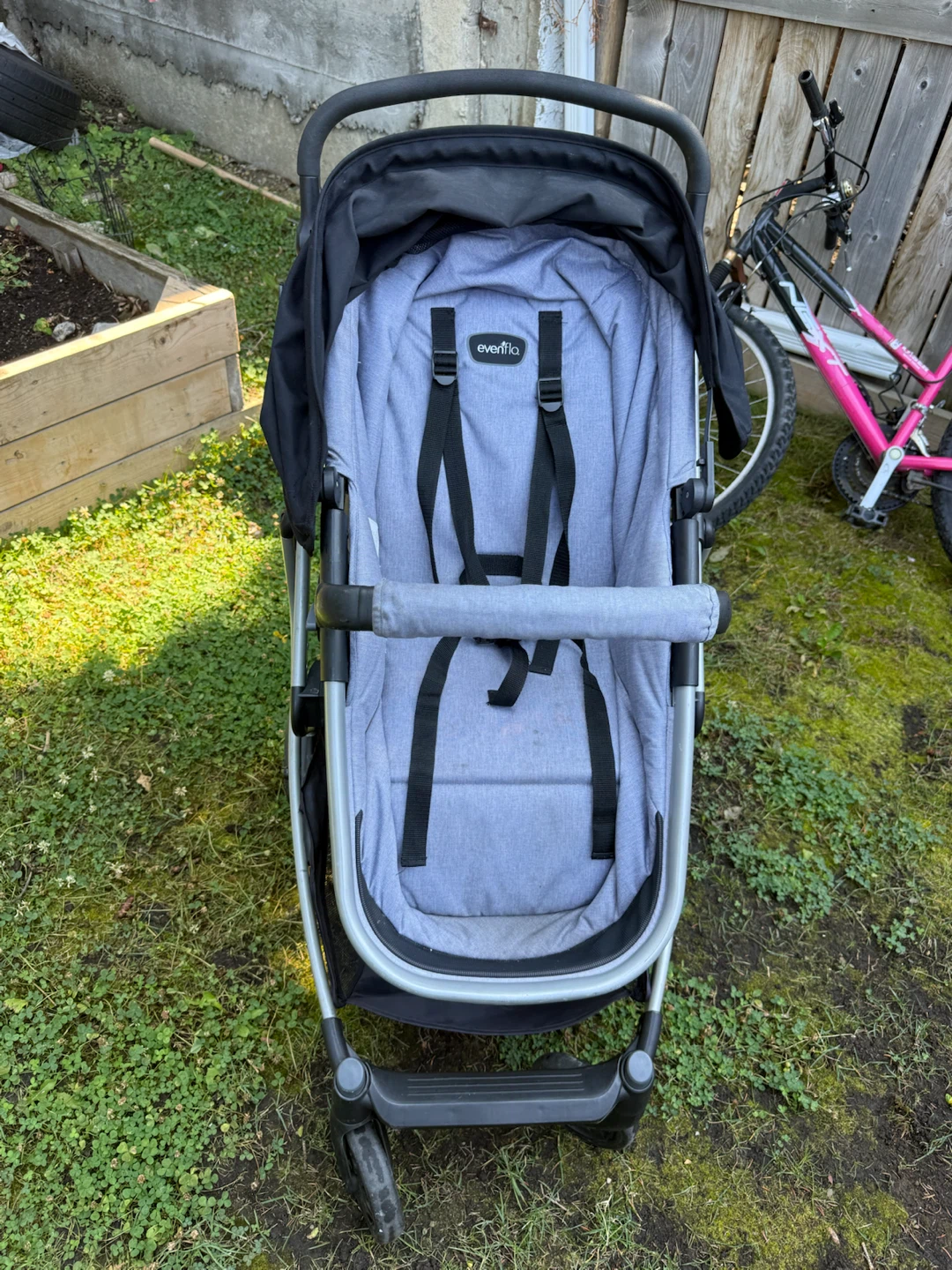 Evenflo stroller - photo 2