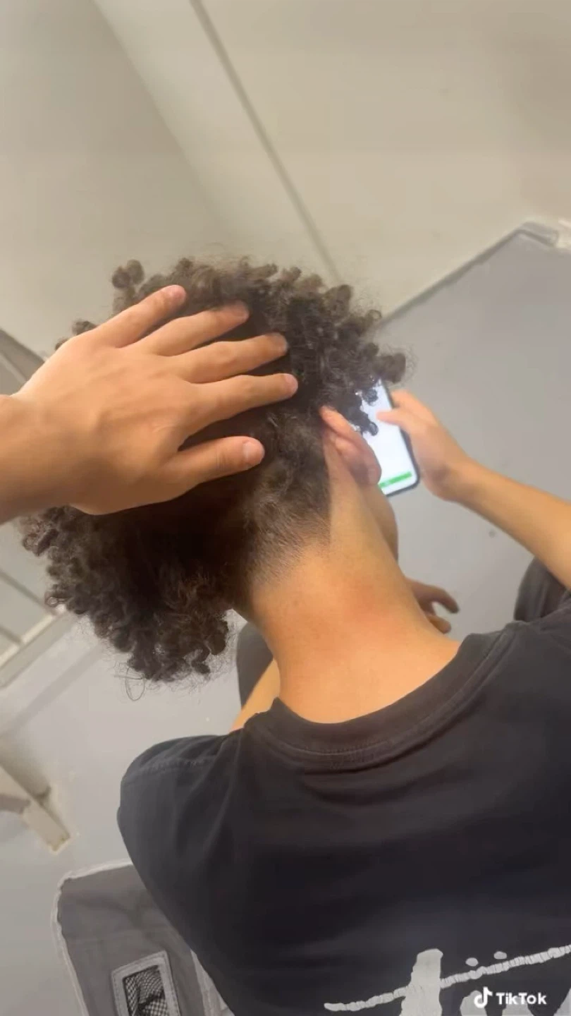 Free haircuts - photo 2