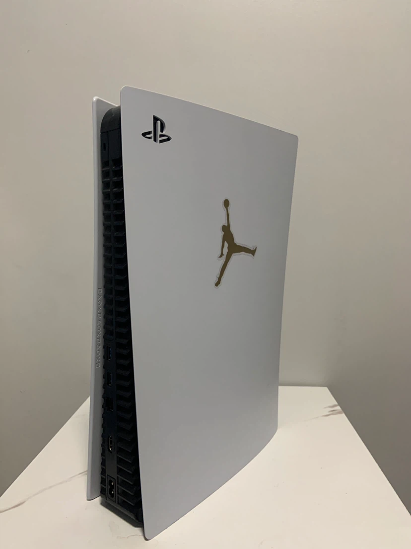 Playstation 5 and monitor (negotiable) - photo 2