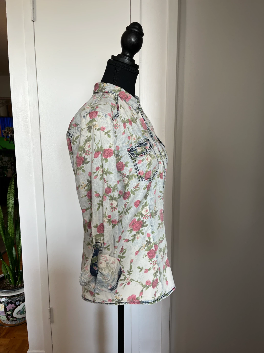 Junior Women’s Vintage Soft Cotton Shirt Size Small - photo 4