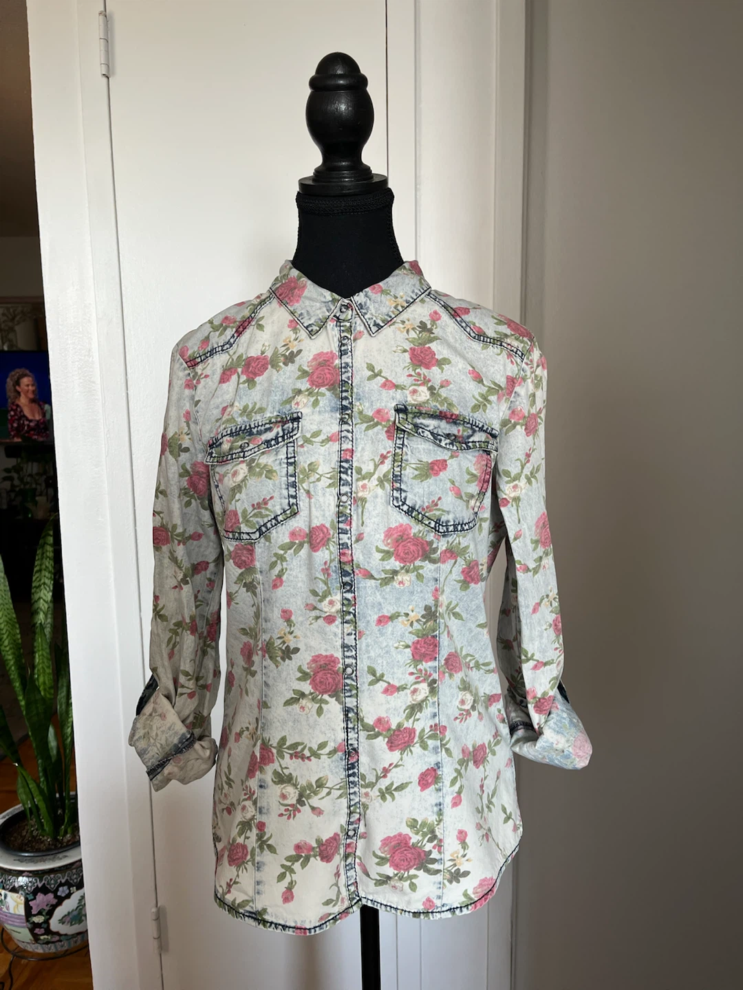 Junior Women’s Vintage Soft Cotton Shirt Size Small - photo 5