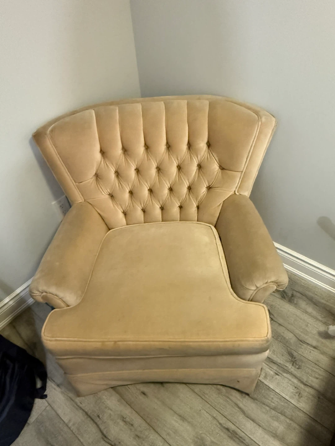 Vintage Tufted Accent Chair - Cream - photo 4