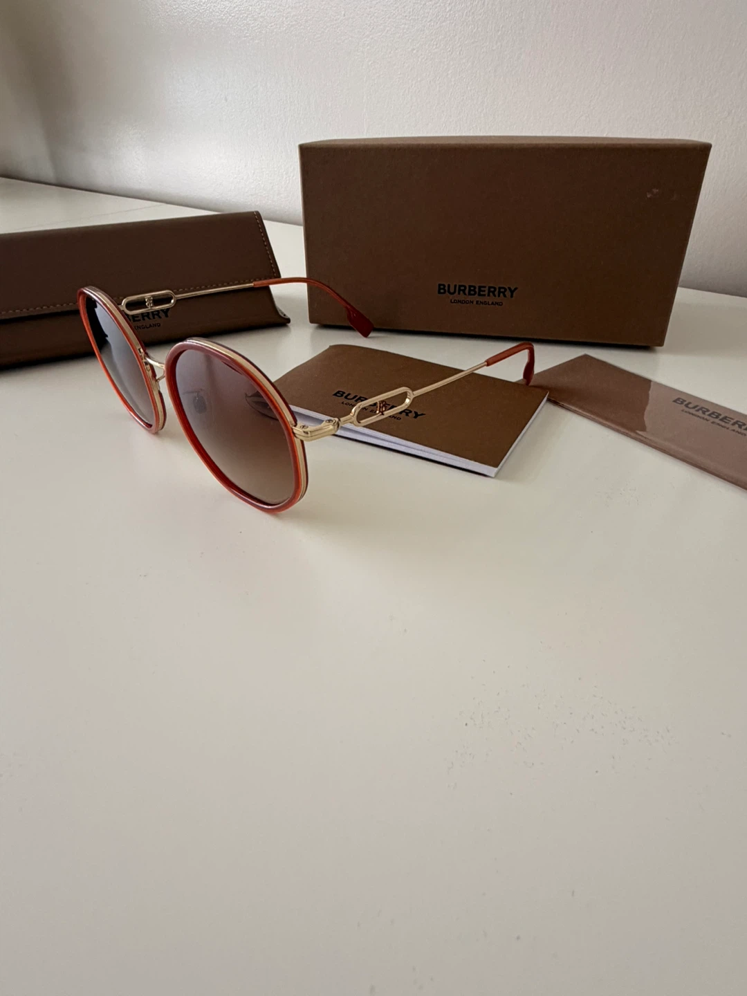 Burberry Sunglasses - photo 2
