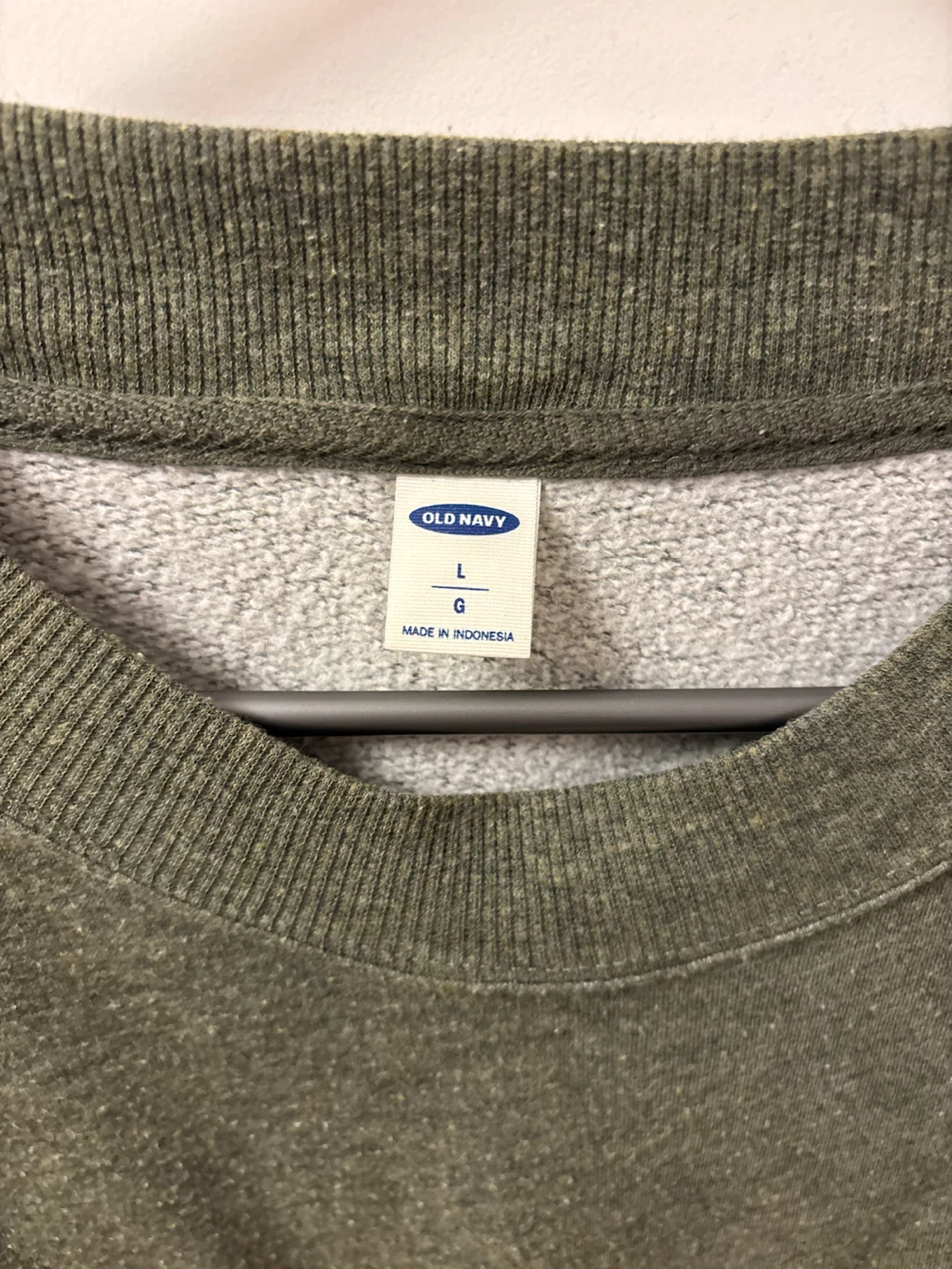 Old Navy Crewneck Sweatshirt - photo 3