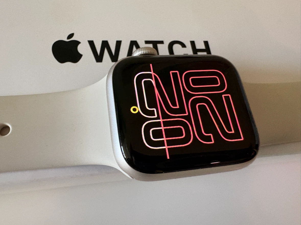 Apple Watch SE with White Band