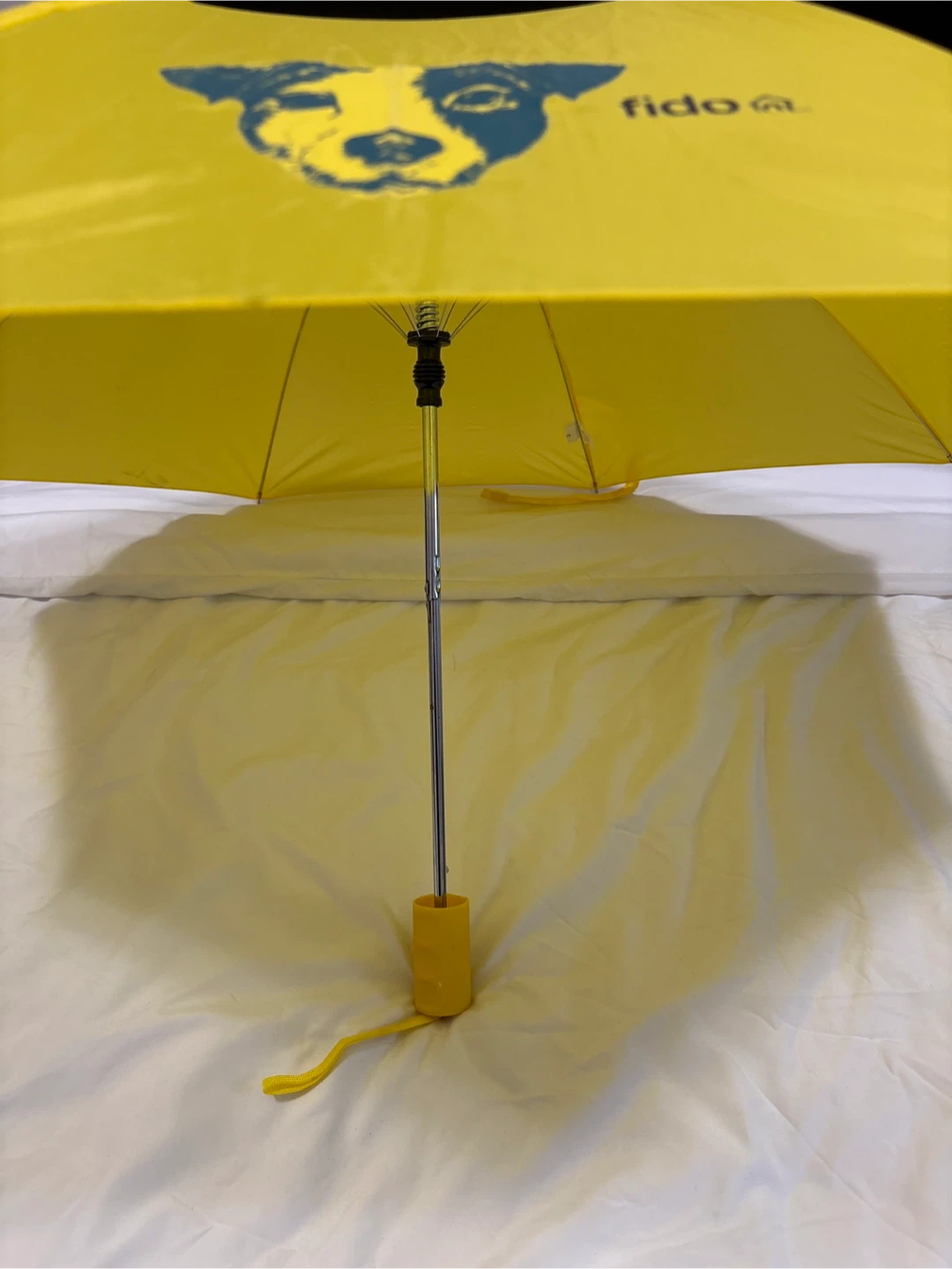 Fido Yellow Umbrella - photo 2