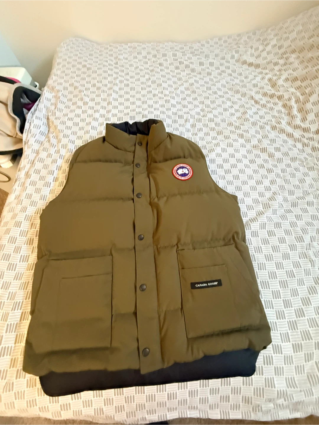 Canada Goose Puffer Vest Authentic Size Medium - photo 3