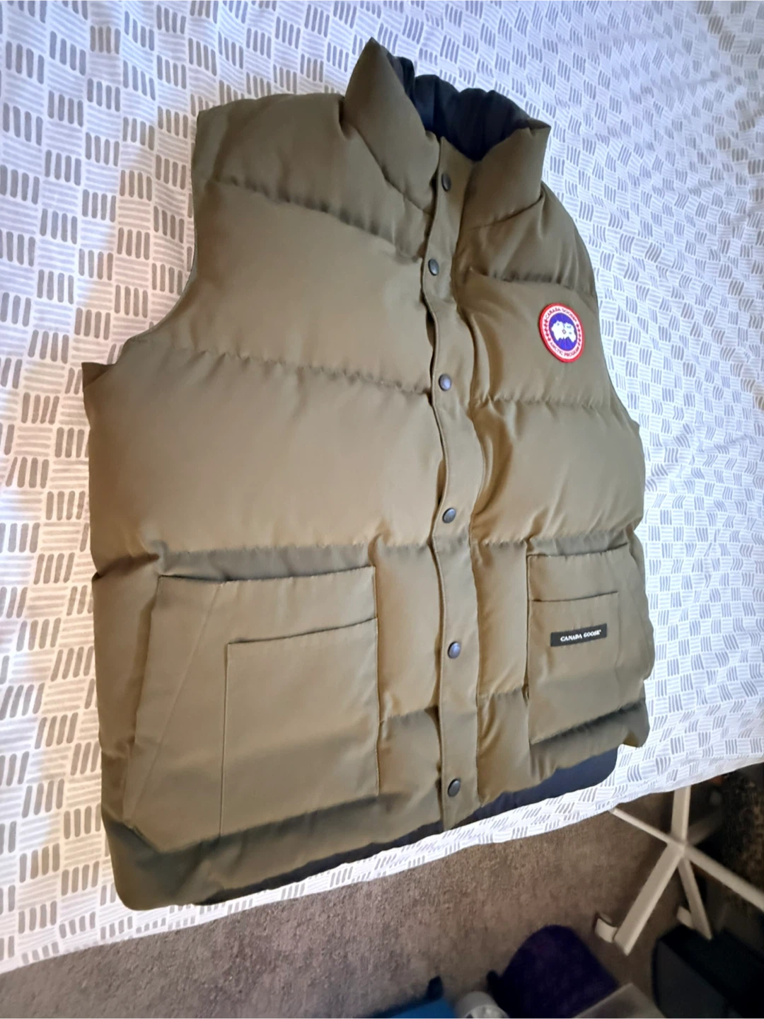 Canada Goose Puffer Vest Authentic Size Medium - photo 4