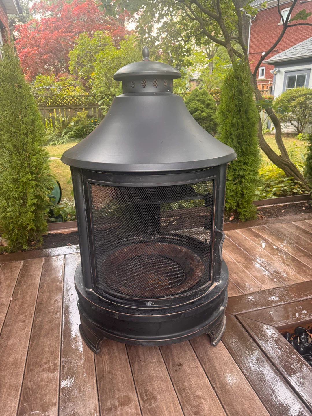 Outdoor Fireplace with Grill