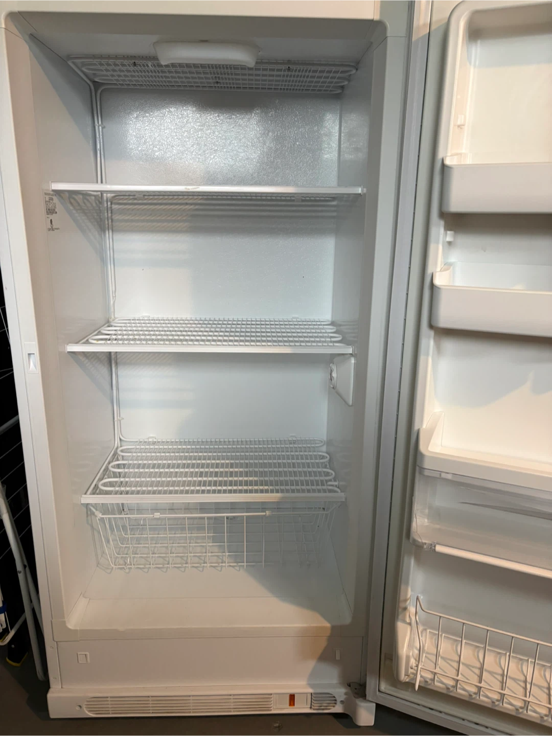 White Frigidaire upright Freezer - photo 2